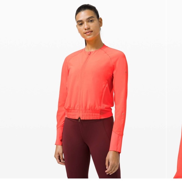 Lightweight Run Jacket - Picture 2 of 9